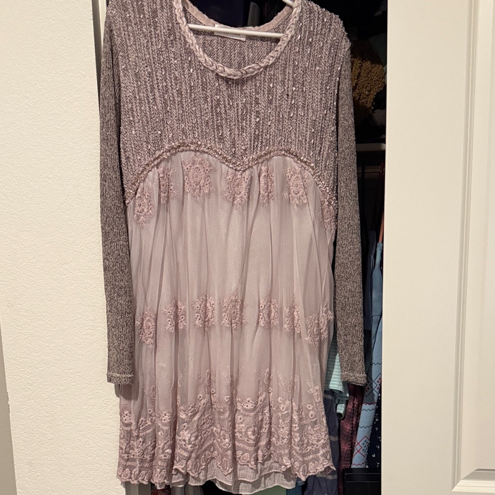 Elegant Lace and Knit Dress